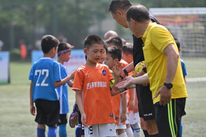  拜仁青训小将首次首发便贡献两助攻  